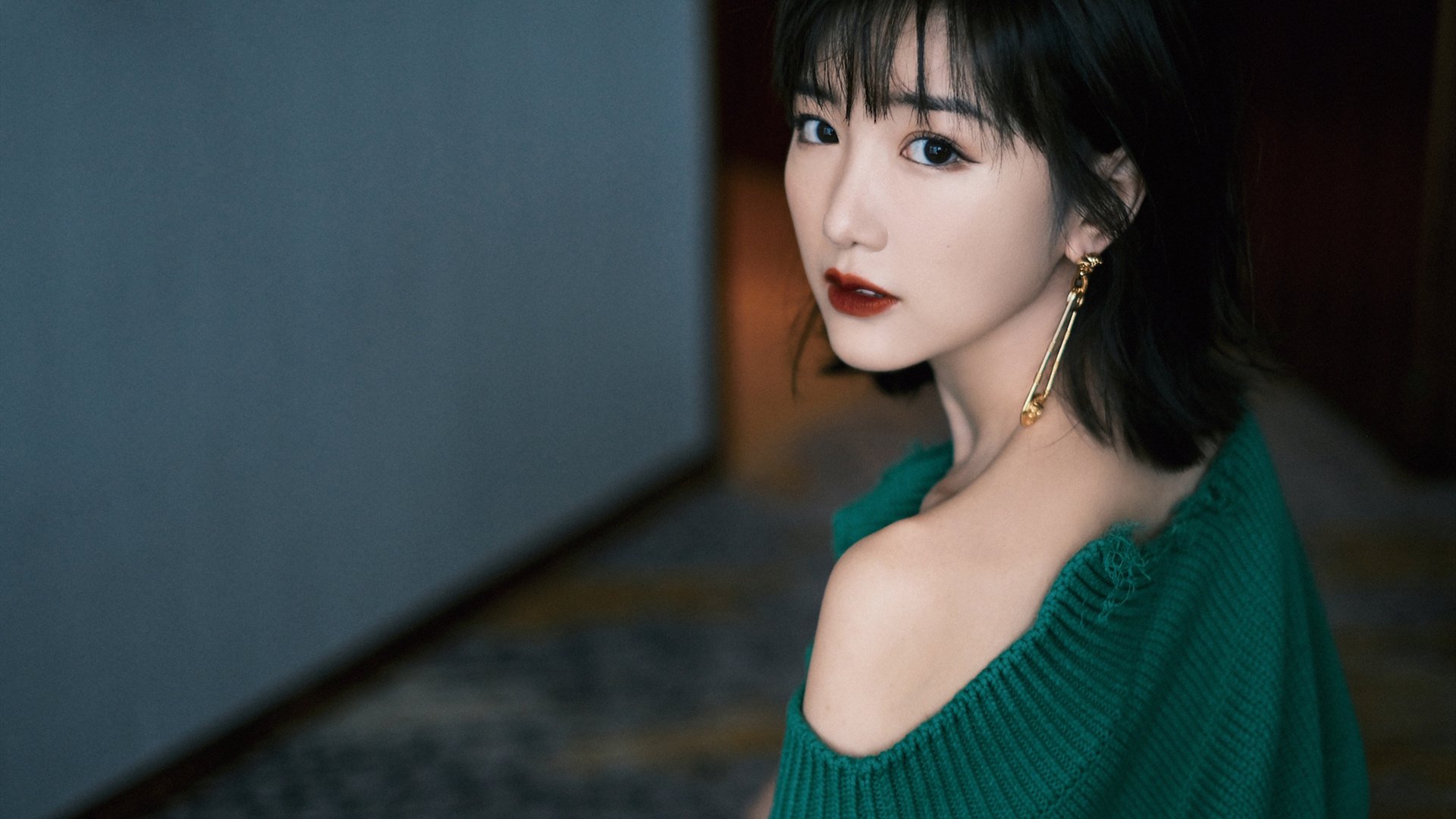 九游网页版-西甲中锋无球跑动模式对防线施压模式研究,无球球员可以跑出线外吗